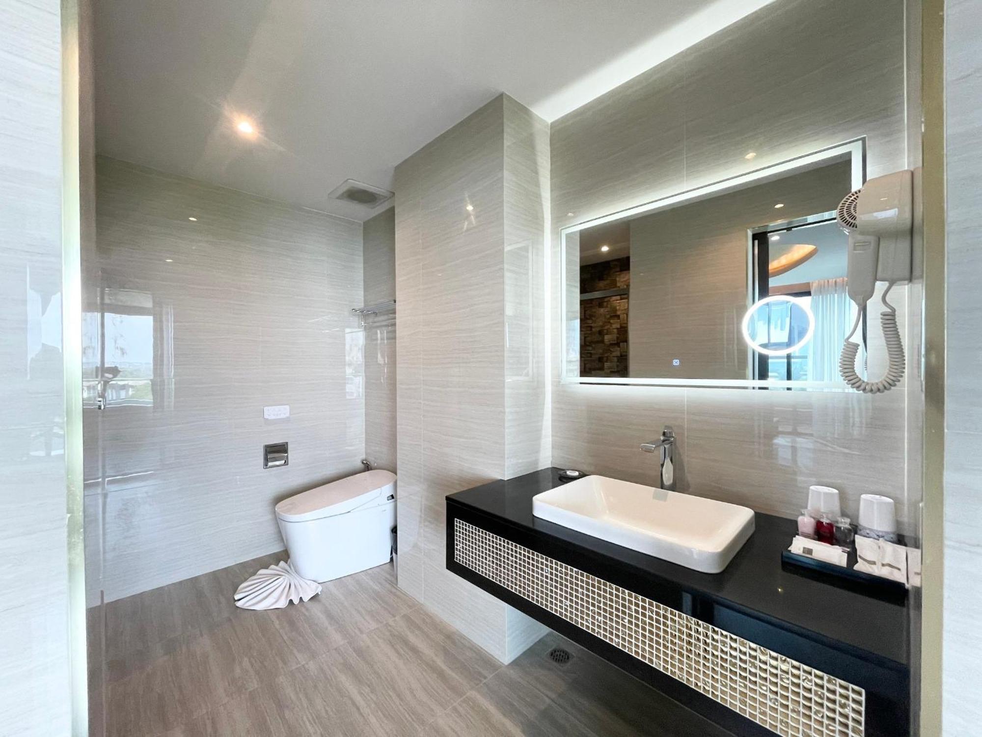 The TJ Hotel Jomtien Buitenkant foto