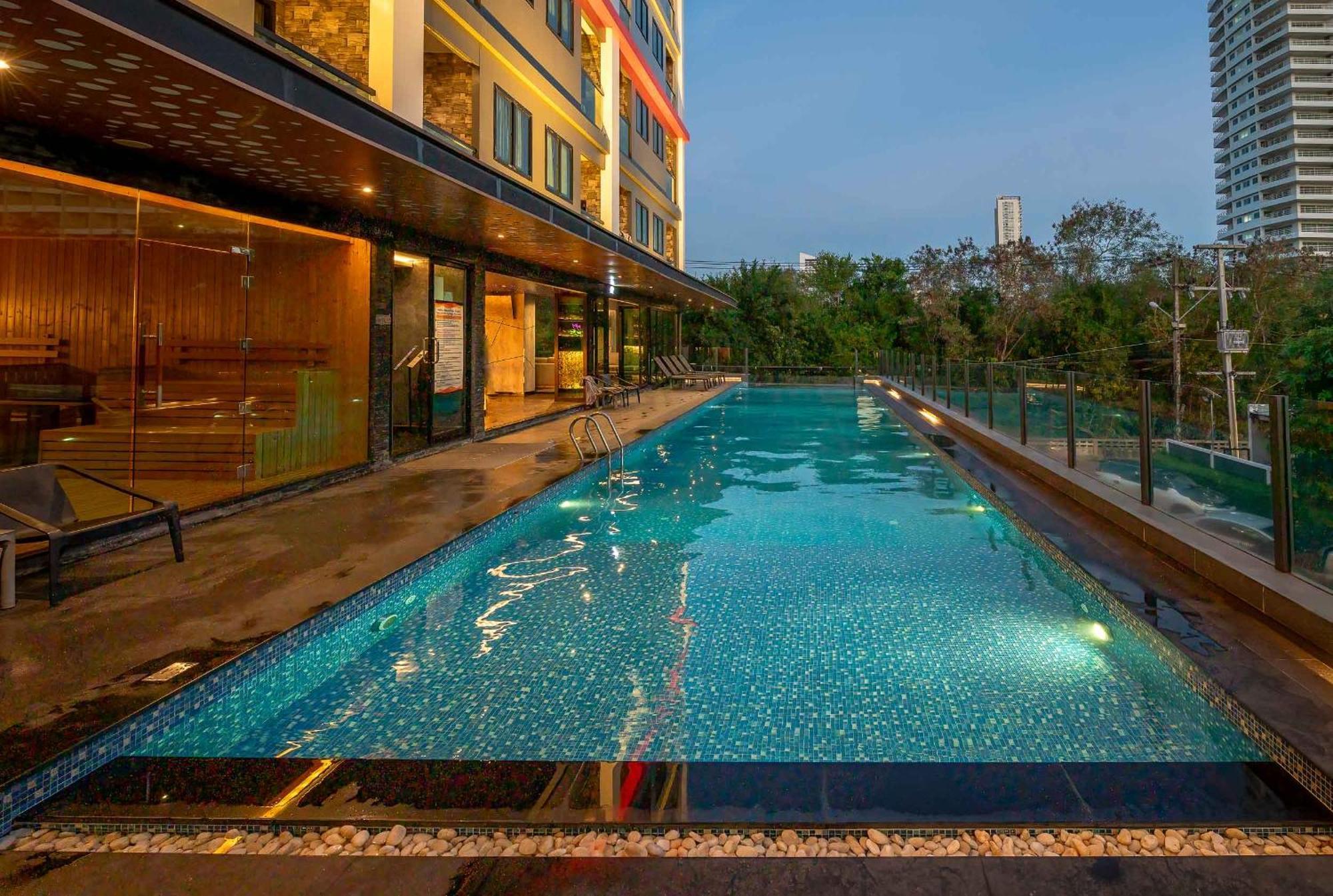 The TJ Hotel Jomtien Buitenkant foto