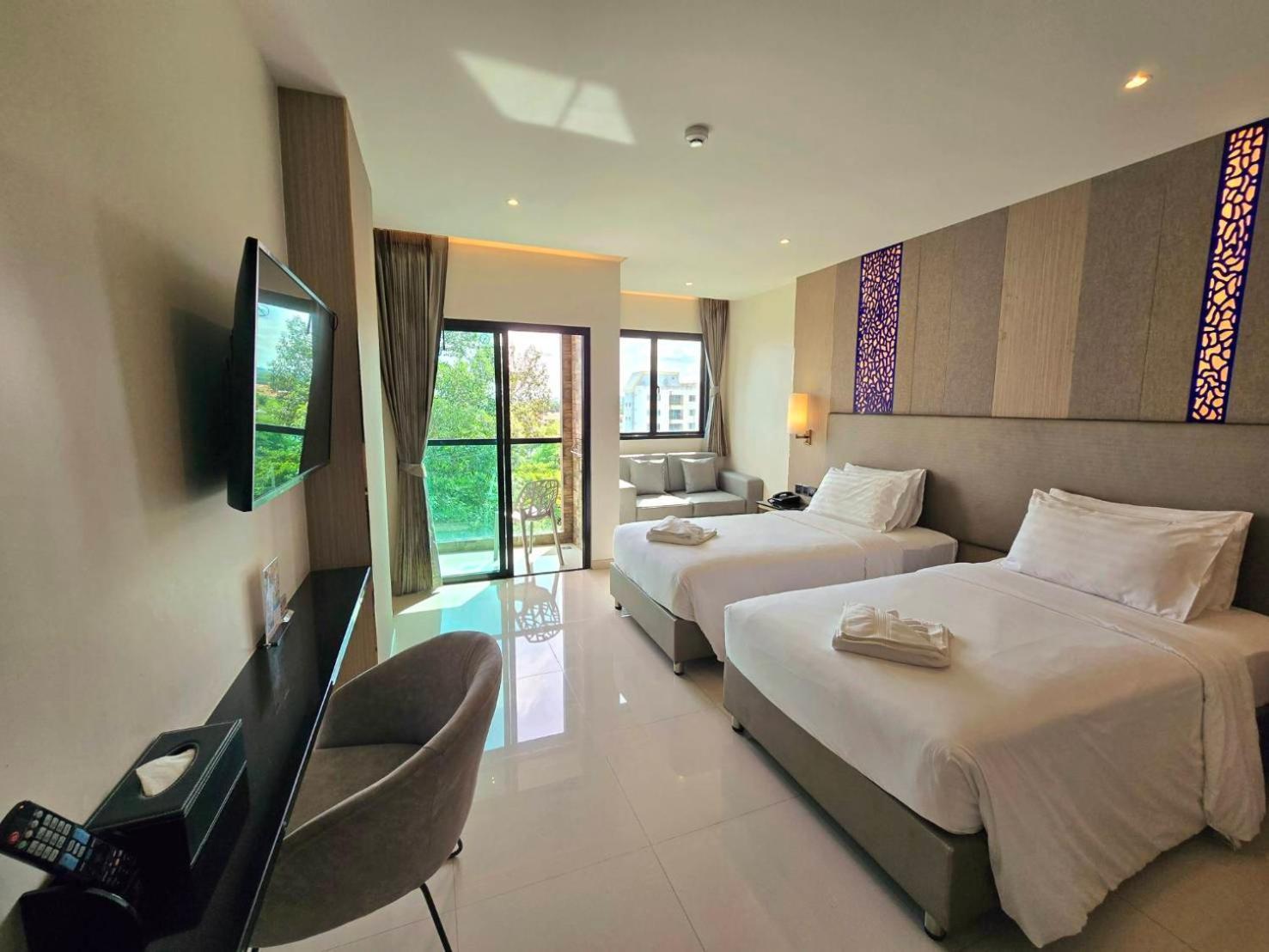 The TJ Hotel Jomtien Buitenkant foto