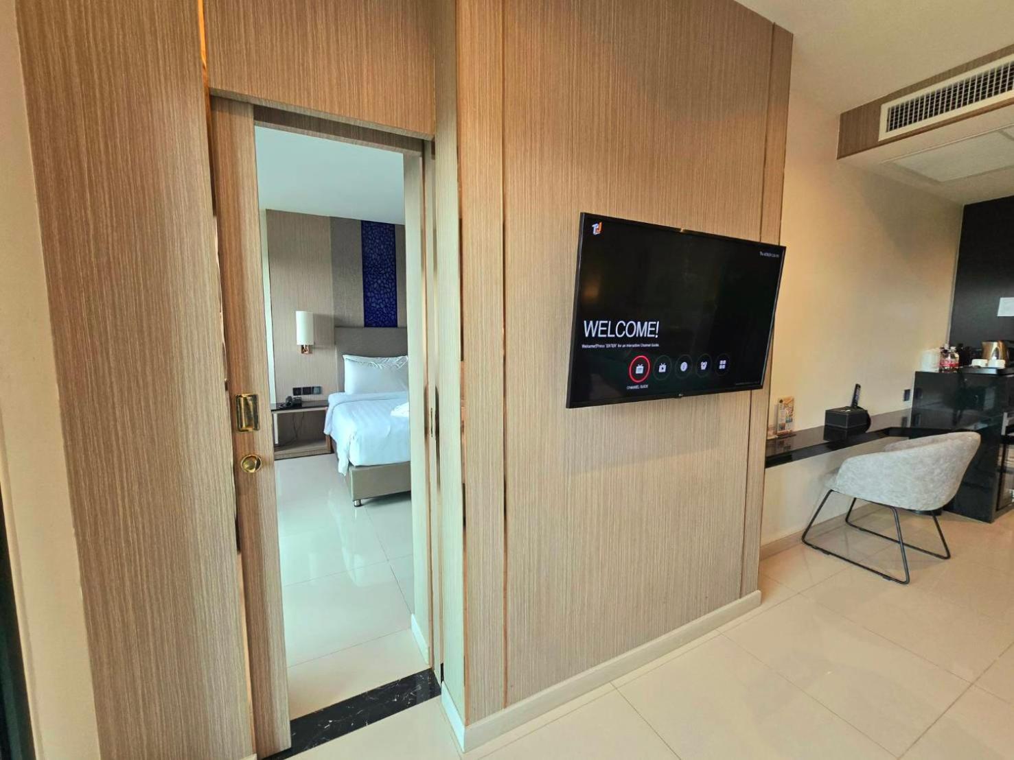 The TJ Hotel Jomtien Buitenkant foto