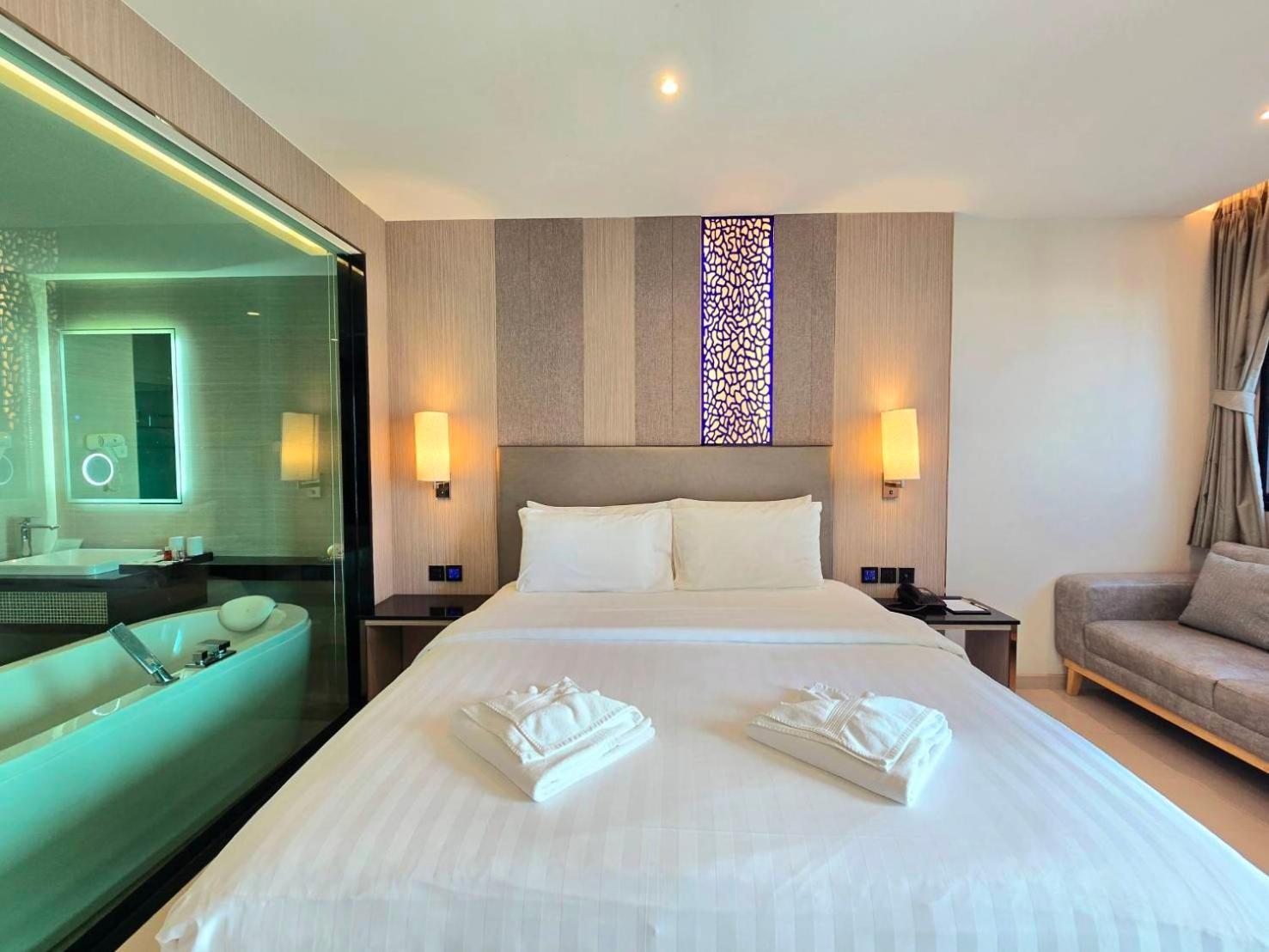 The TJ Hotel Jomtien Buitenkant foto