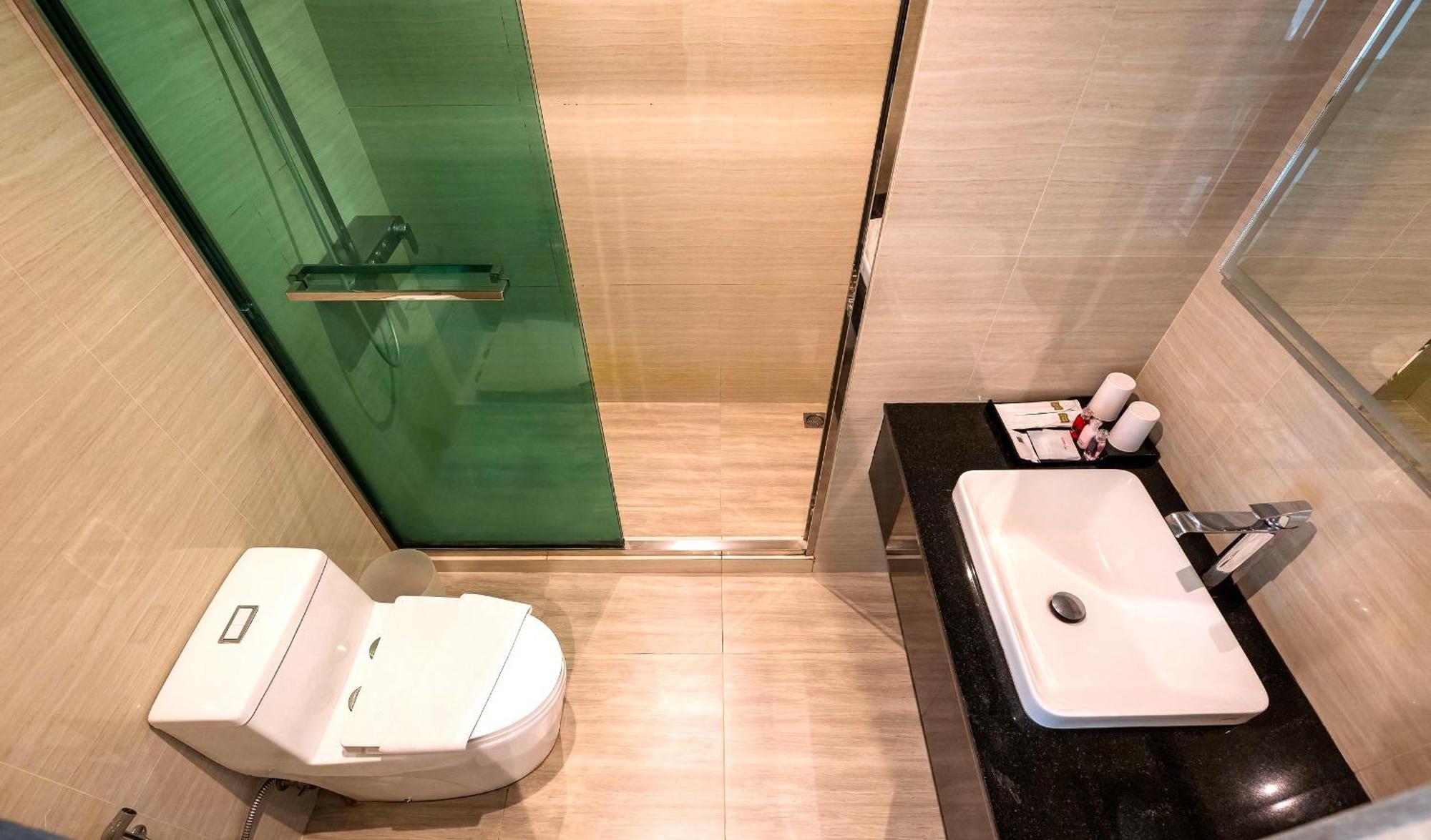 The TJ Hotel Jomtien Buitenkant foto